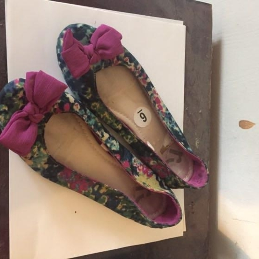 Floral Ballet Flats with Pink Bow